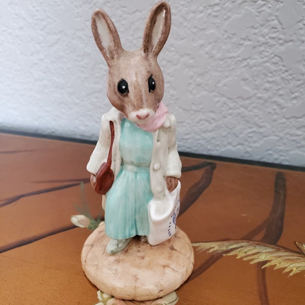 Royal Doulton "Shopper Bunnykins"  Signed